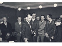 A. Fedaravičius introduces guests at the Vibrotechnika Research Center to the latest technologies, 1986 (Prof. A. Fedaravičius family archive)
