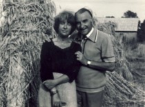 Irena and Romualdas Baltru&scaron;iai at Irena&rsquo;s parents&rsquo; home in Palemonas, 1983 (Archive of Prof. R. Baltru&scaron;is)