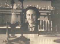 V. Zelionkaitė in the laboratory of the Faculty of Chemical Technology in 1948 (from the family archive of Prof. V. Zelionkaitė)