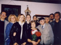Irena and Romualdas Baltru&scaron;aičiai with family and friends in Palemonas, September 18, 2014 (Archive of Prof. R. Baltru&scaron;is)